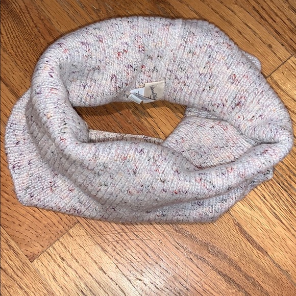 Universal Thread multi-colored scarf - Picture 2 of 4